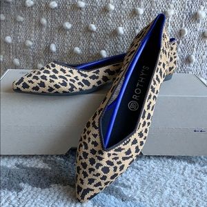 BRAND NEW (never worn!) Rothy’s “The Point” 🐆